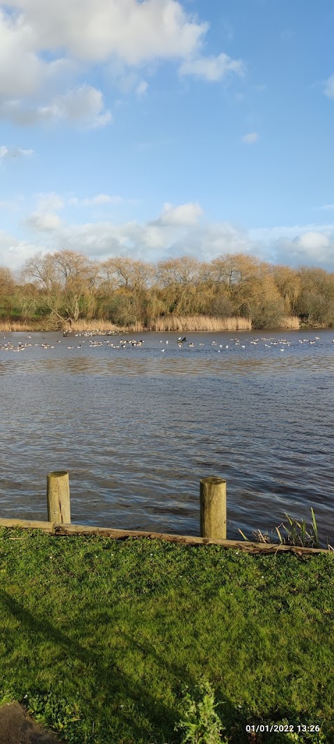 Lakeside Caravan Park