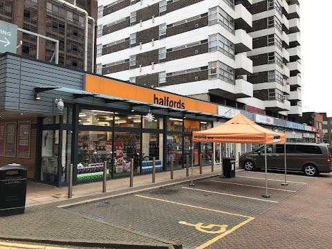 Halfords - Sunbury-on-Thames