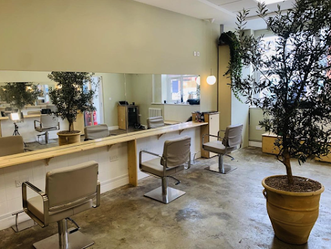 Vala Salon