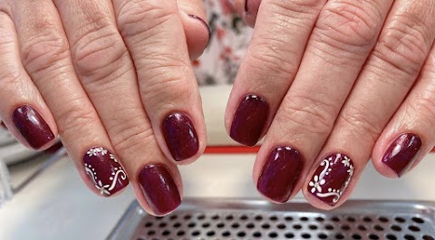 Helen’s Nails & Beauty