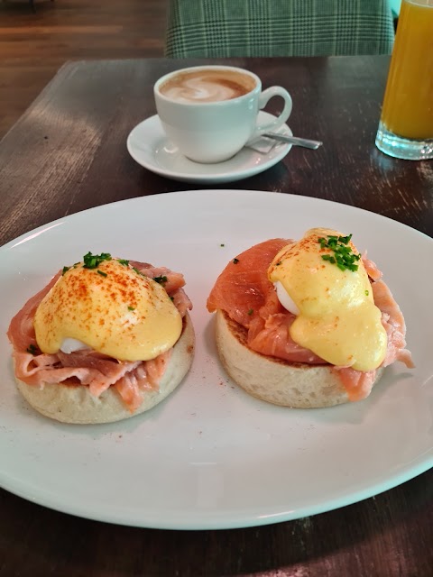 Gordon Ramsay Plane Food