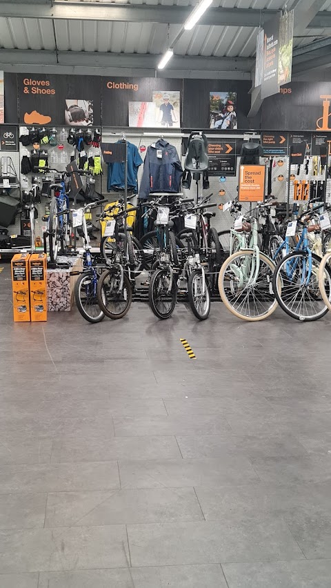 Halfords - Croydon