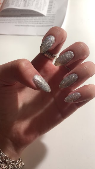 Nails 28