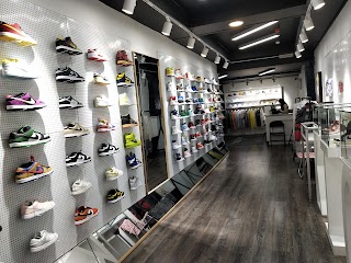 Onekickireland (Sneaker Shop)