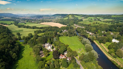 The Glen Yr Afon House Hotel