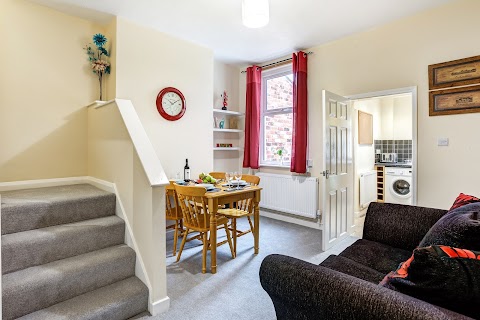 Sterling Serviced Accommodation - Cloud View Cottage