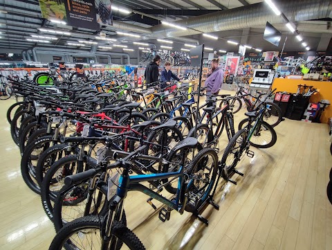 Halfords - Tamworth