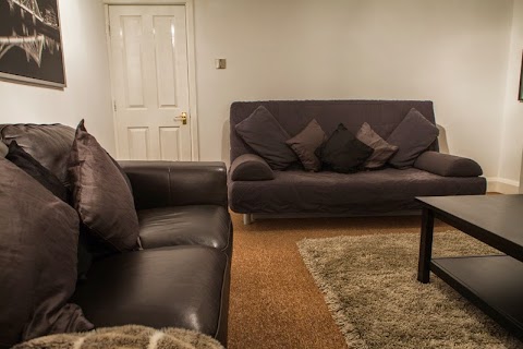 Central Suite - Simple2Let Serviced Apartments