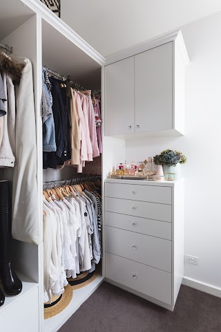 Fitted And Built In Wardrobes UK