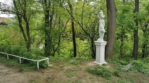 Парк-пам'ятка садово-паркового мистецтва місцевого значення "Молодіжний"