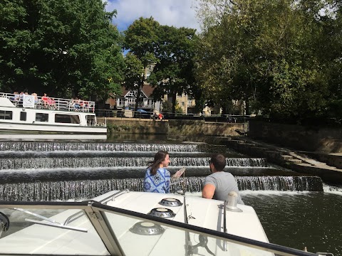 Escape to the River skippered boat trips