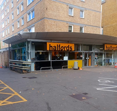 Halfords - Chiswick