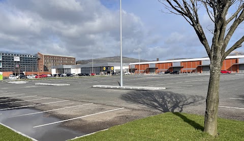 Hillview Retail Park