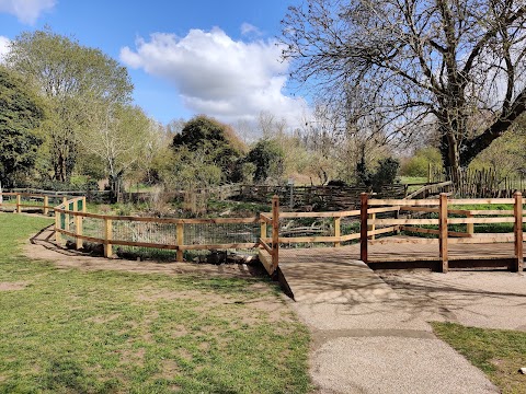 Bradlaugh Fields & Barn