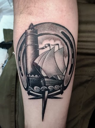 Circle Of Swords - Tattoo Studio