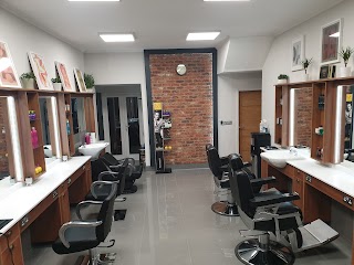 Coppertones E17 Salon & Barbershop