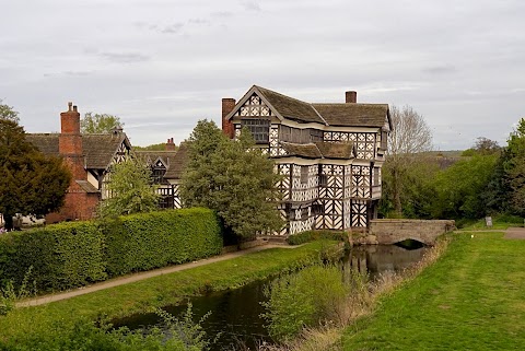 National Trust - Little Moreton Hall