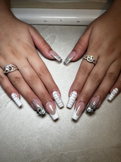 Professional Nails & Beauty