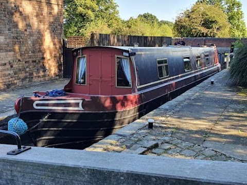 Chesterfield Canal Boat Co