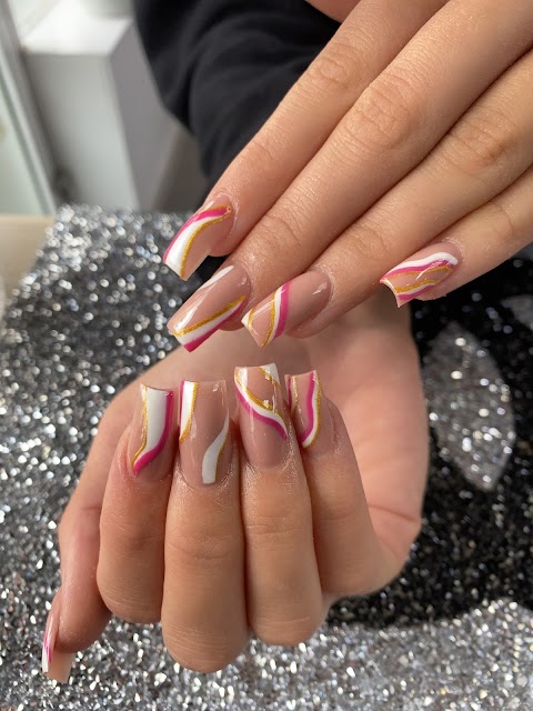 Kellys Nails & Beauty