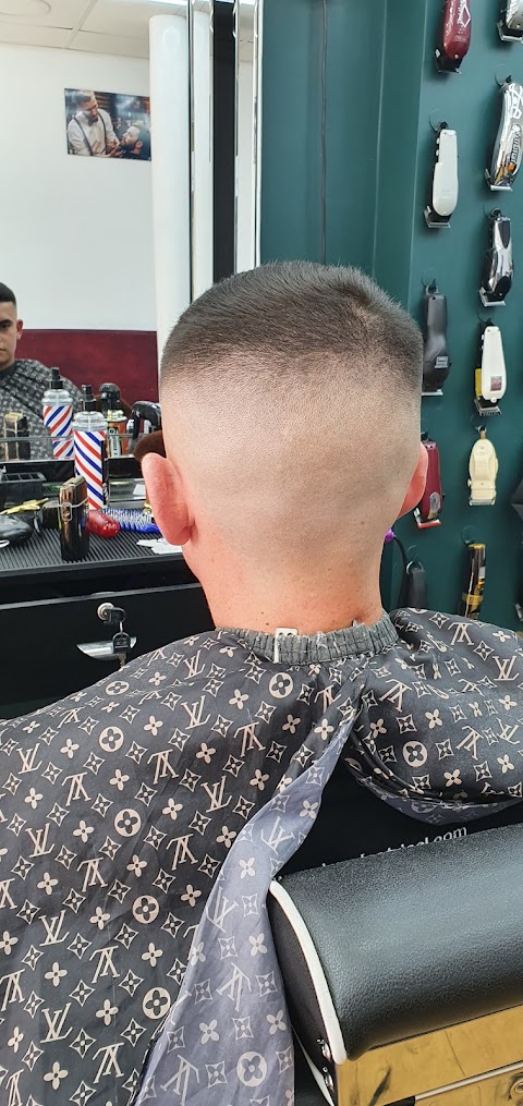 FADE CUT BARBERS LTD