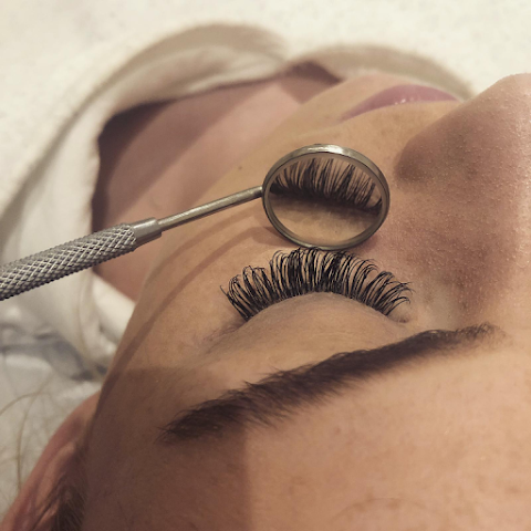 Stephanie Jade - Lash Specialist, Hair And Beauty