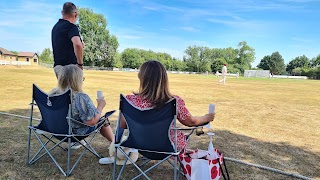 Kislingbury Temperance CC / The Drunken Duck Bar