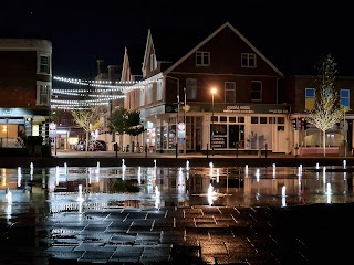 Water fountains at Bognor's Place St Maur