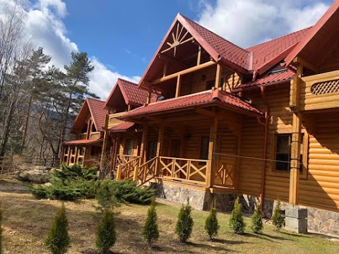 Villa "Затишна" Будинок в Микуличині. Чани. Басейн