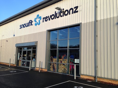 Snowfit & Revolutionz