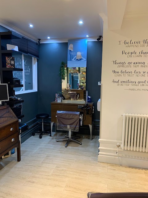 Cutting Room (The Salon) Ltd