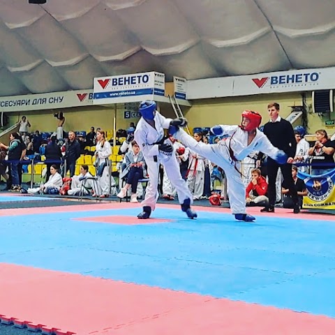 Спортивний клуб Taekwondo, Kickboxing, та Студія сучасного танцю "Korol team"