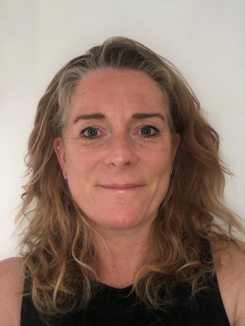 Claire Robertson Counsellor, Trauma Therapist and Counselling Supervisor based in Bristol BS9