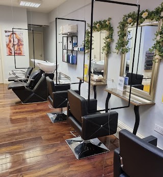 Ellen's Beauty Rooms