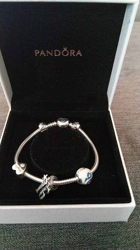 Pandora Redditch