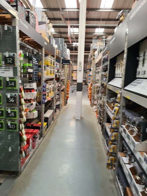 B&Q Leigh