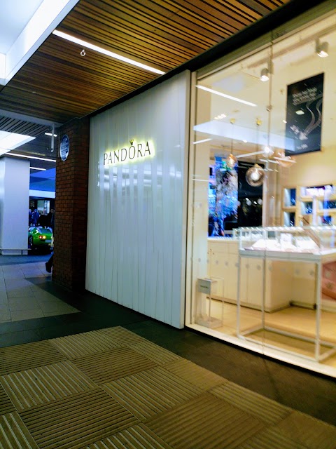 Pandora Ealing