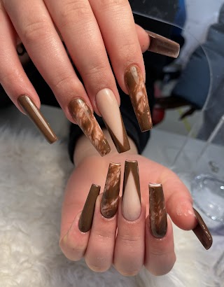 Hollywood Nails