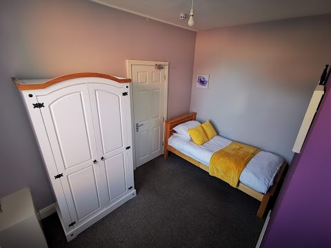 (K) Wolverhampton serviced accommodation & apartments, by Your Night Inn