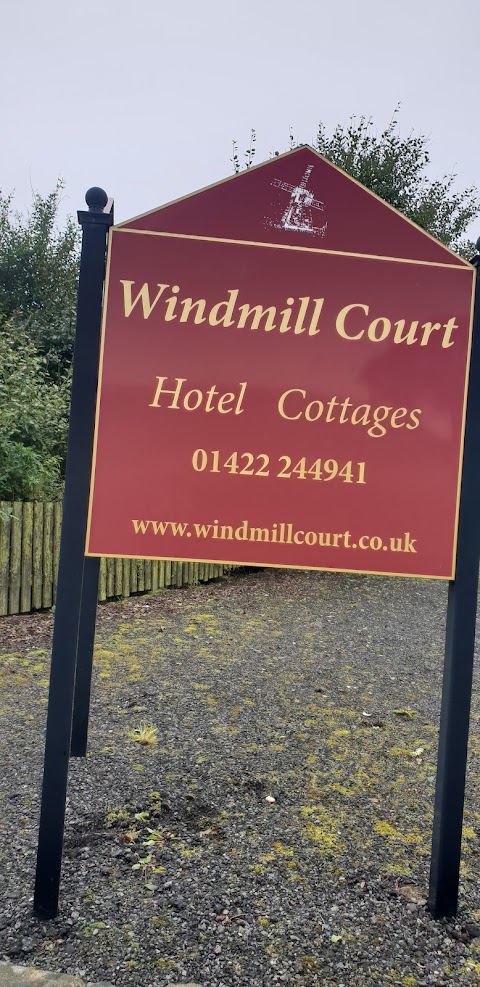 Windmill Court Hotel & Cottages