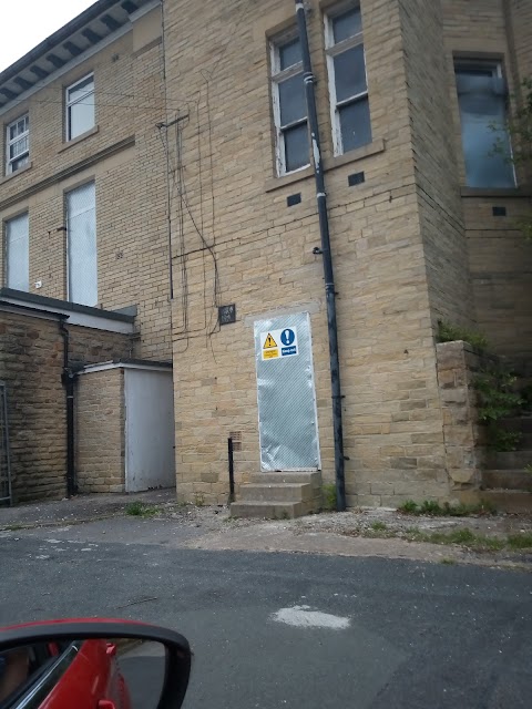 OLD BATLEY DISTRICT HOSPITAL