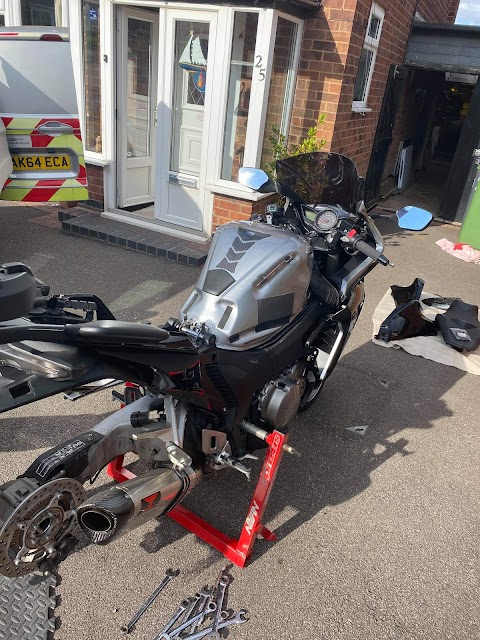 The mobile motorbike mechanic