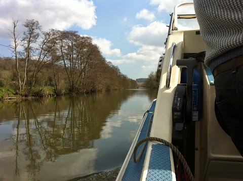 Escape to the River skippered boat trips