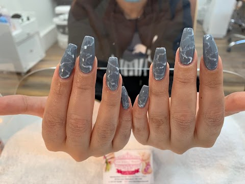 CITY NAILS & BEAUTY