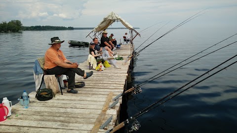 РЫБАЛКА ПОД КЛЮЧ - ДЕРЕВНЯ РЫБАКА НА КИЕВСКОМ МОРЕ - лучшая бесплатная фартовая рыбалка под Киевом в Киеве в Страхолесье в Сорокошичах на Днепре на Десне на Роси на Припяти на озере на Тетереве фидер джиг троллинг - флагман рыбацкий рай