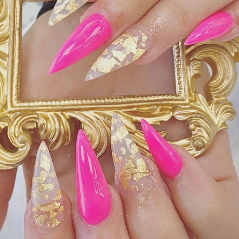 Lemon nails and beauty