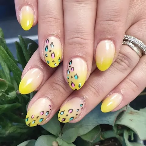 Van's Nails and Beauty