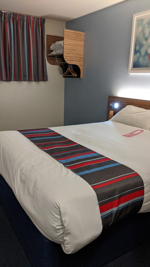 Travelodge Cardiff Central Queen Street