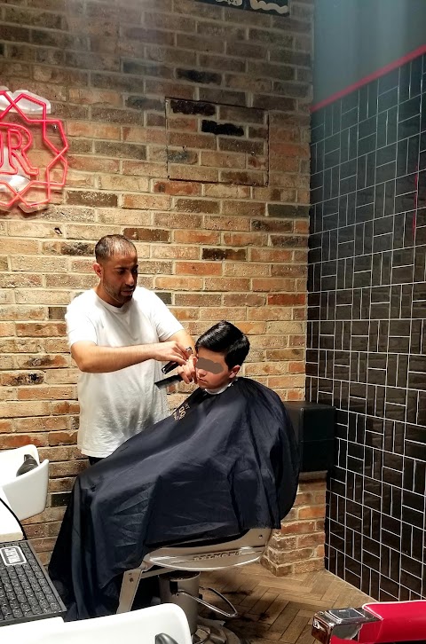 Residence Barbers By The Lodge Bluewater