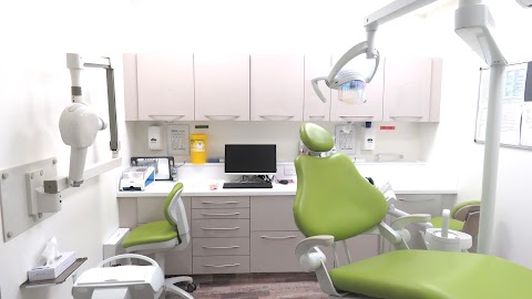 Dentique Specialist Centre